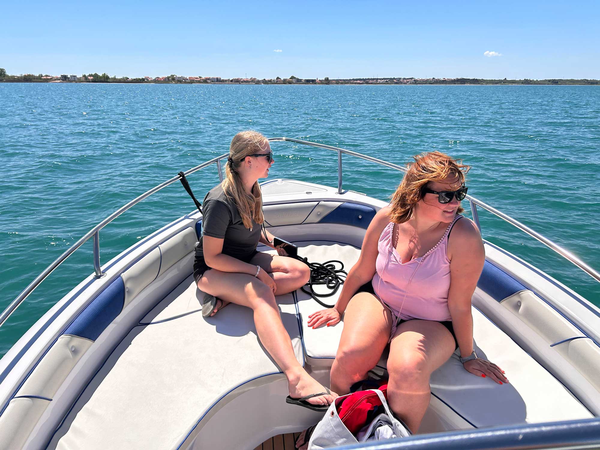 Raineri Voyager 22 Nin rent a boat
